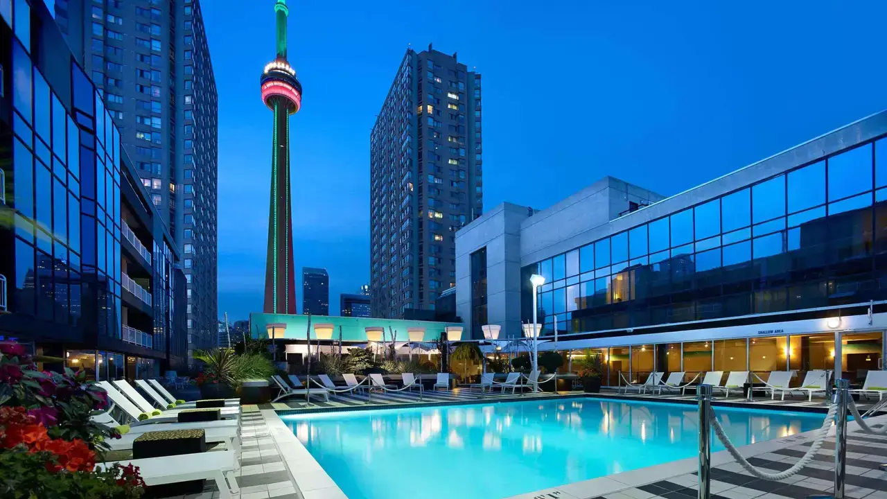 CNC41PoolCourtyard1_2