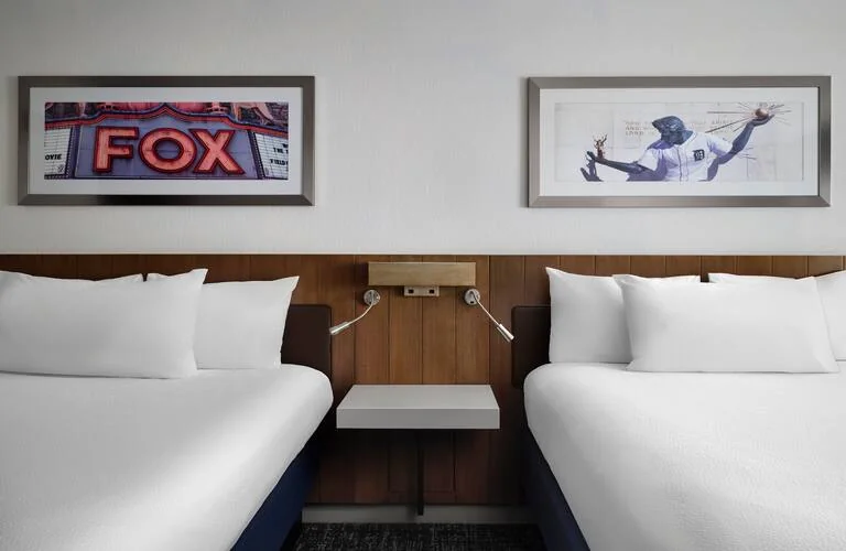 detroit-hgi-rm-908-queen-bed-detail (1)